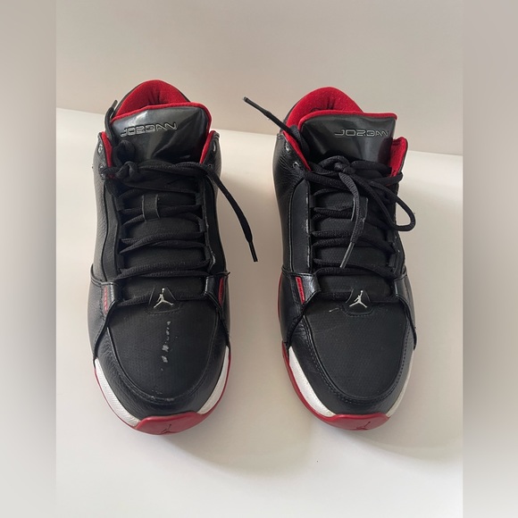 Vintage 08' Nike Air Jordan Hoops Low
Black Red Mens Size 10 314312-005
Breds - Picture 3 of 12